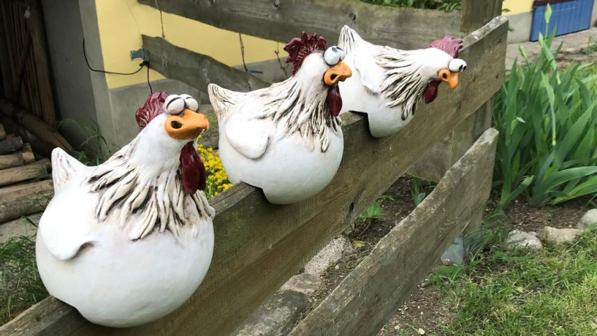 Himmelbergkeramik - lustige Hühner - Zaunreiter